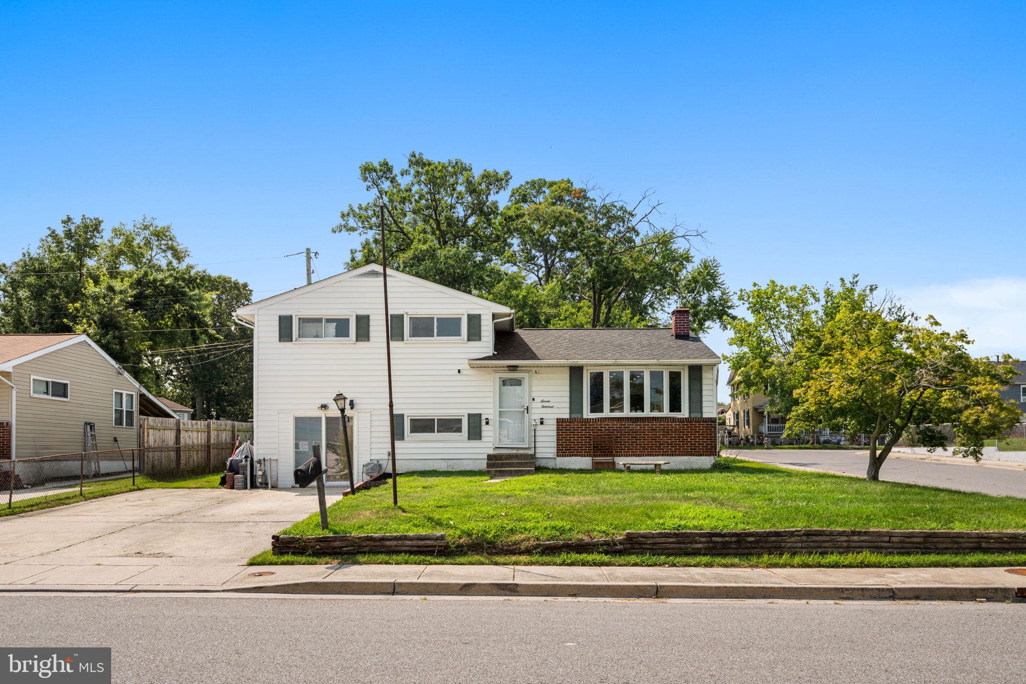 MUNROE GARDENS - Residential