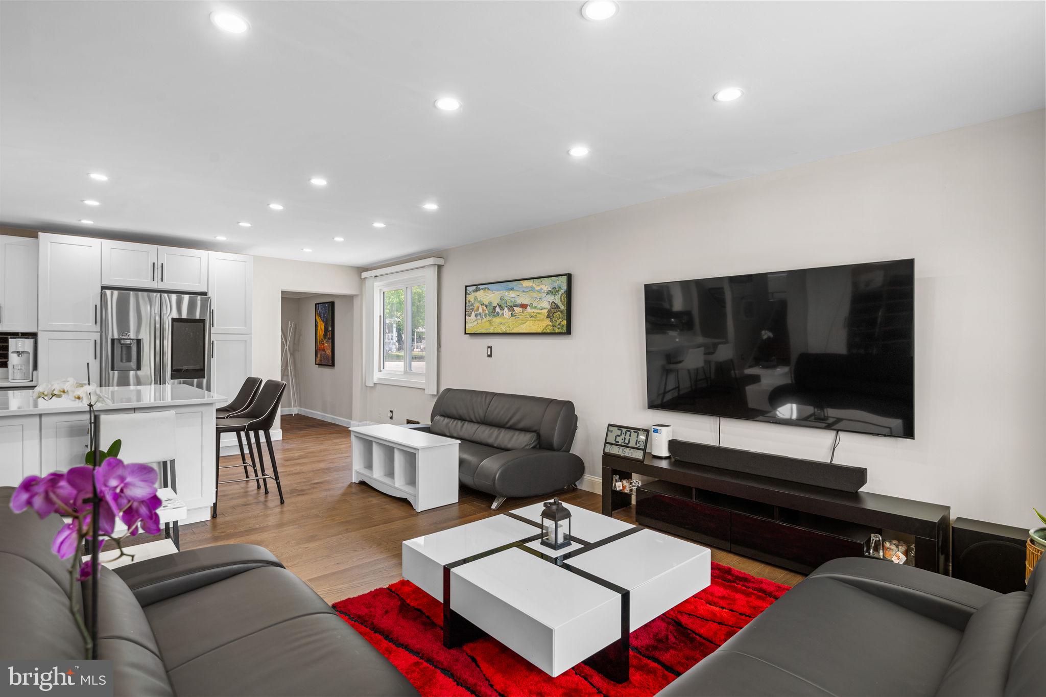 MUNROE GARDENS - Residential