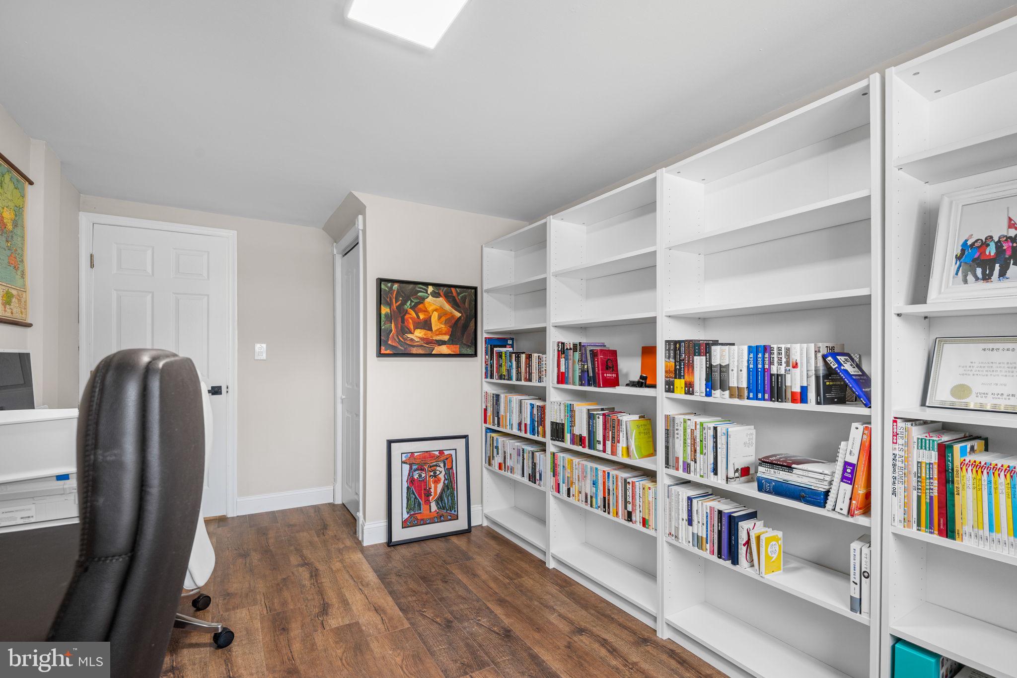 MUNROE GARDENS - Residential