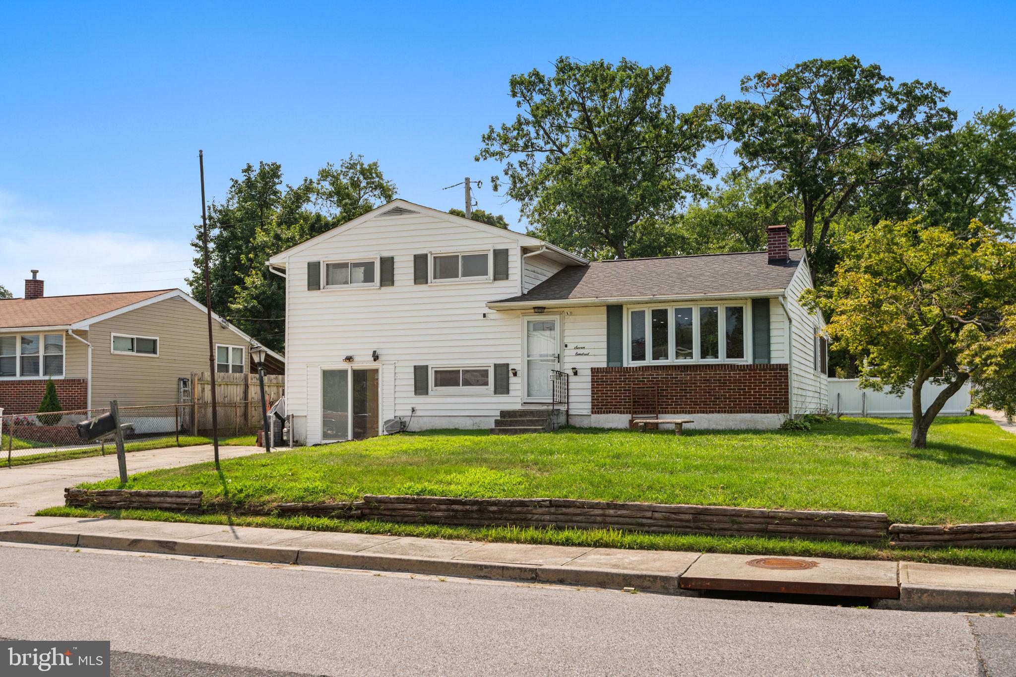 MUNROE GARDENS - Residential