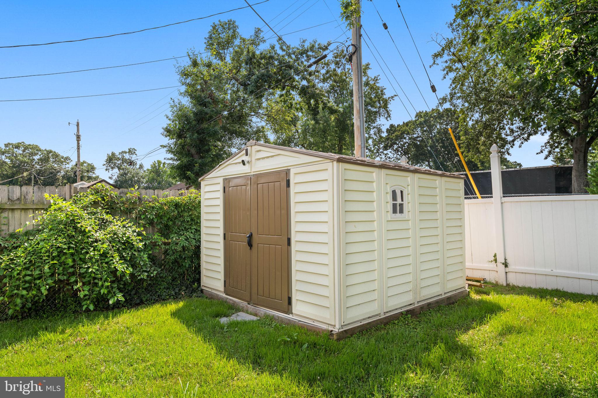 MUNROE GARDENS - Residential