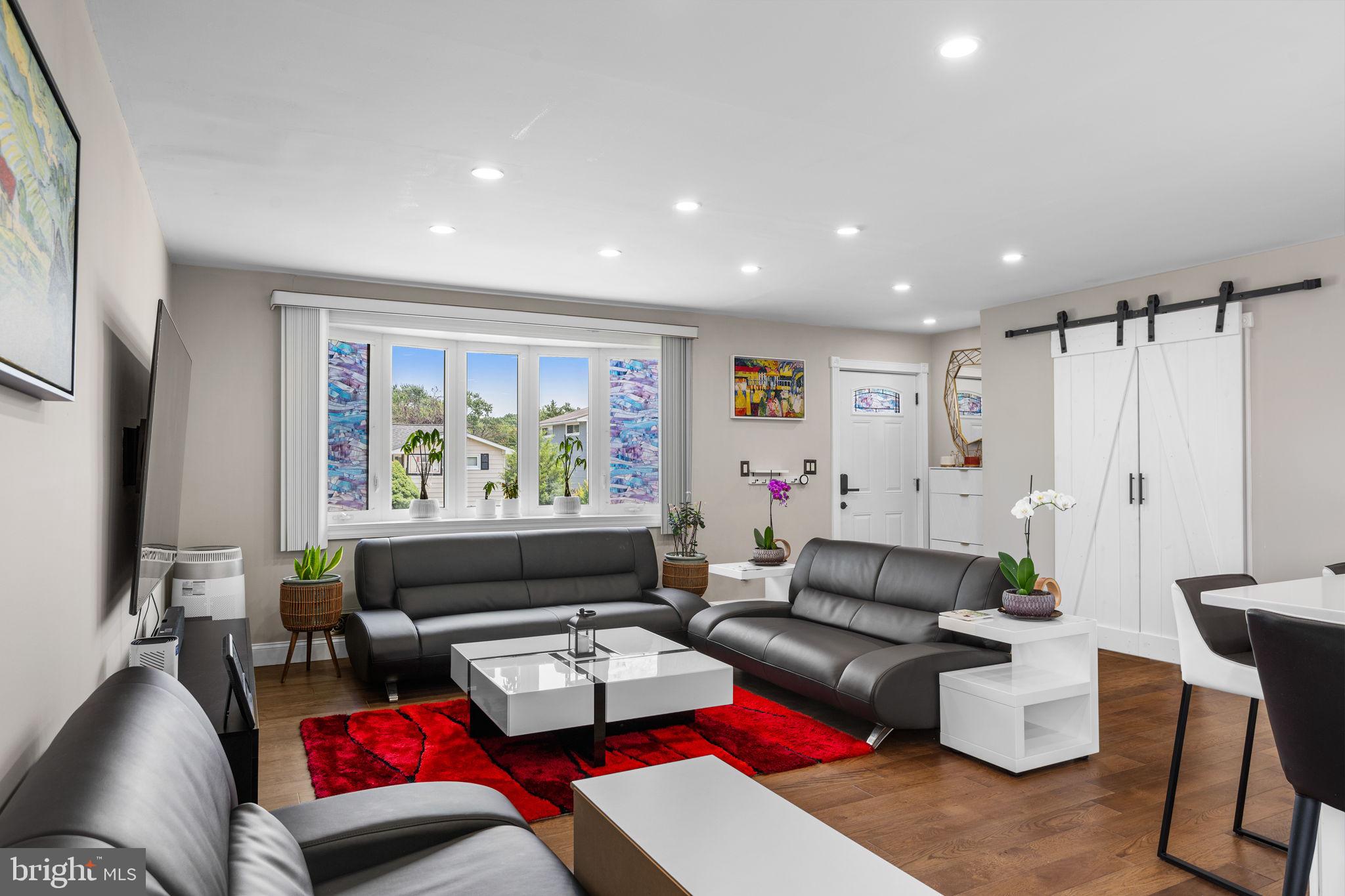 MUNROE GARDENS - Residential