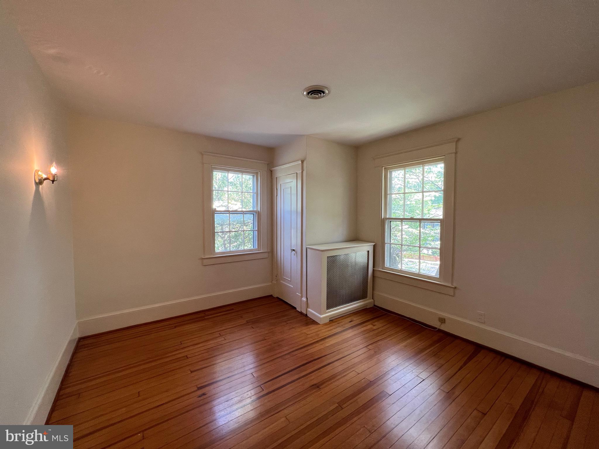 MONTICELLO PARK - Residential Lease