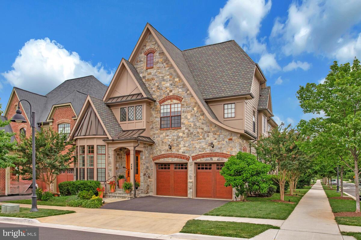 CROWN FARM - Residential