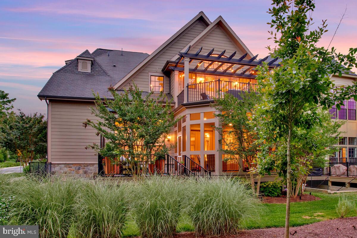 CROWN FARM - Residential