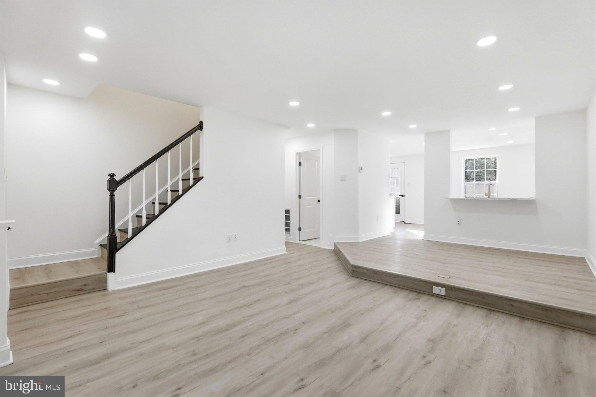 GUNNERS LAKE VILLAGE - Residential