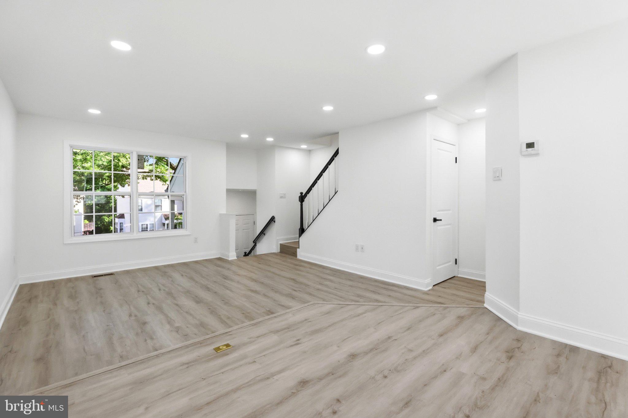GUNNERS LAKE VILLAGE - Residential