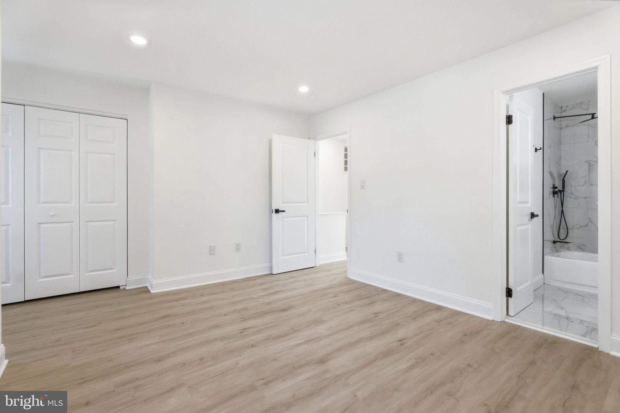 GUNNERS LAKE VILLAGE - Residential