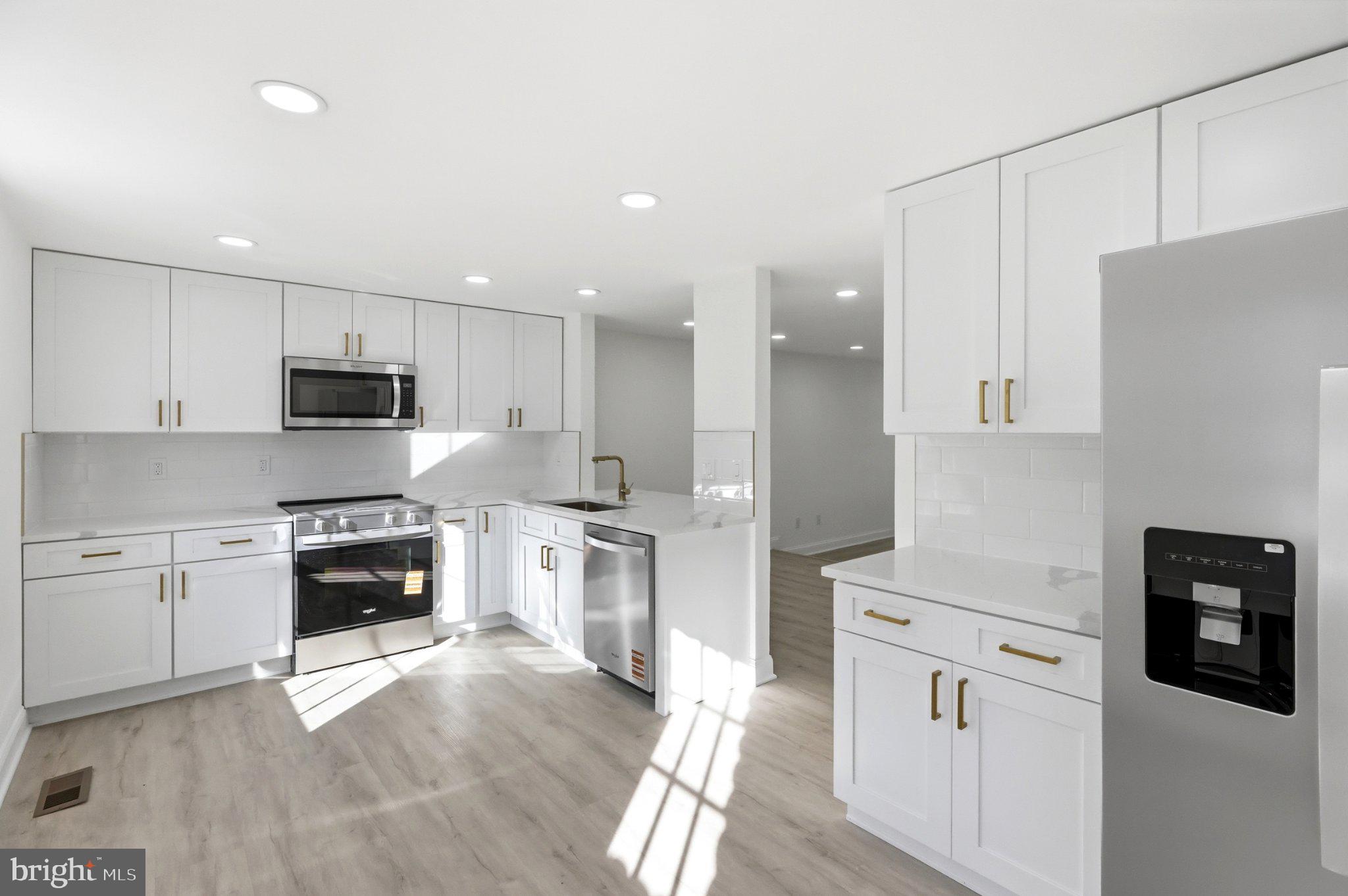 GUNNERS LAKE VILLAGE - Residential