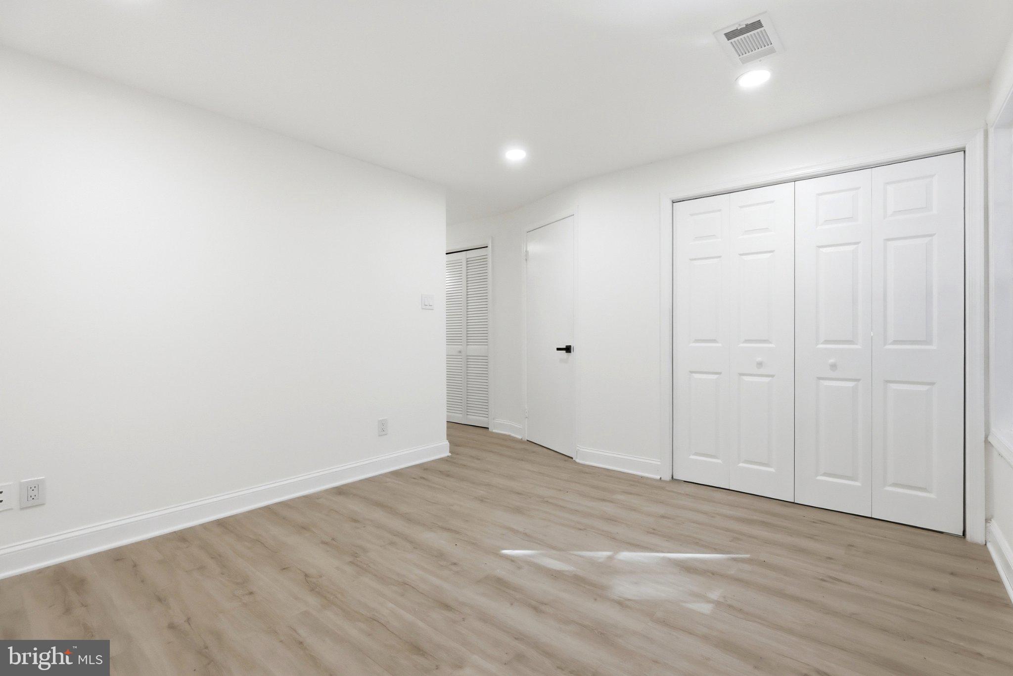 GUNNERS LAKE VILLAGE - Residential