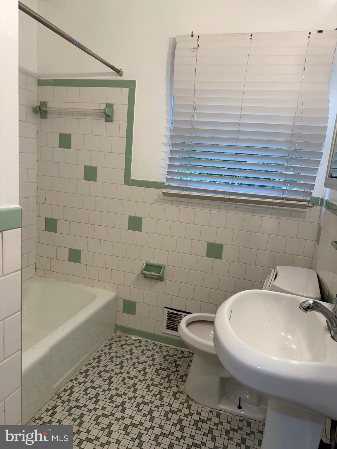 CATONSVILLE MANOR - Residential