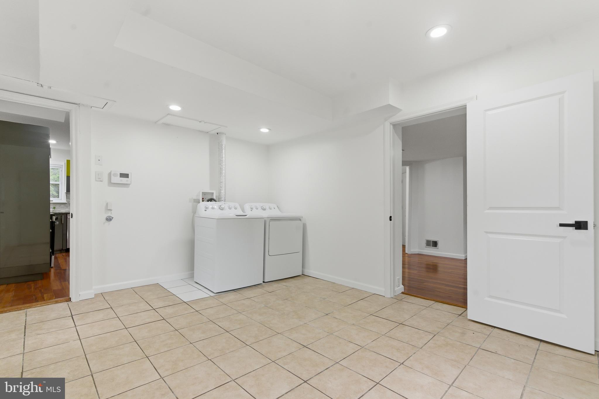 CHESTNUT RIDGE MANOR - Residential