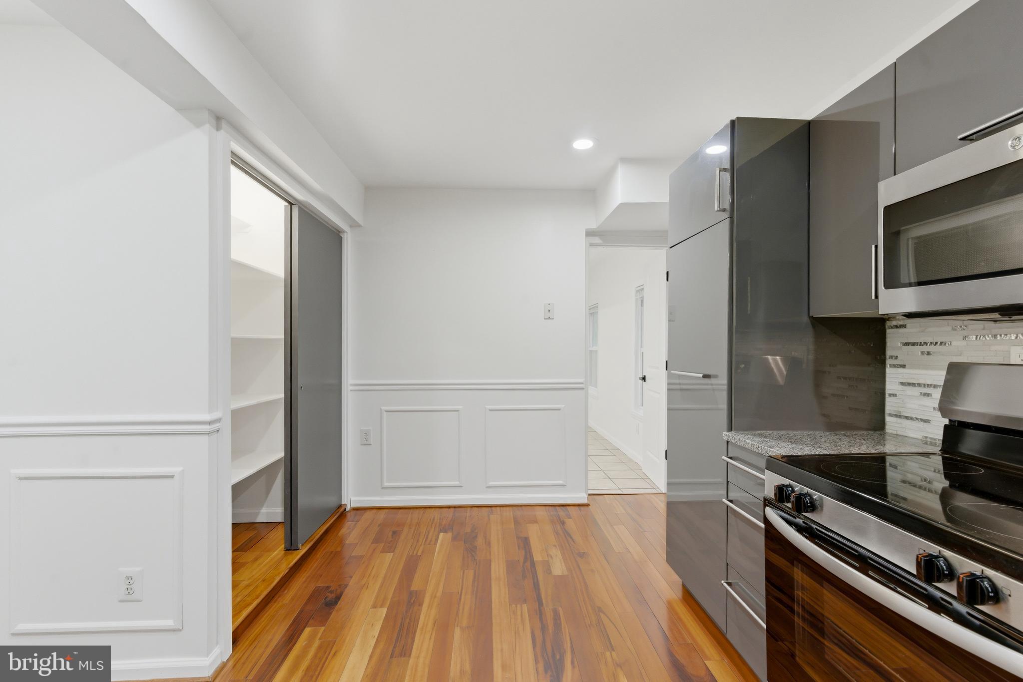CHESTNUT RIDGE MANOR - Residential