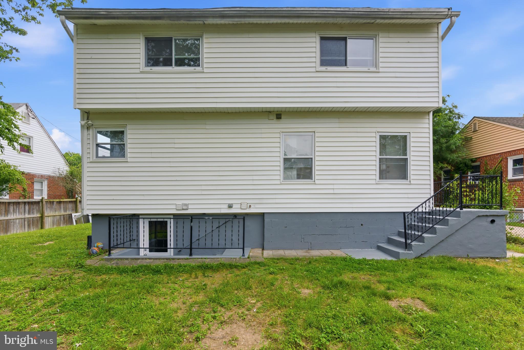 CHESTNUT RIDGE MANOR - Residential