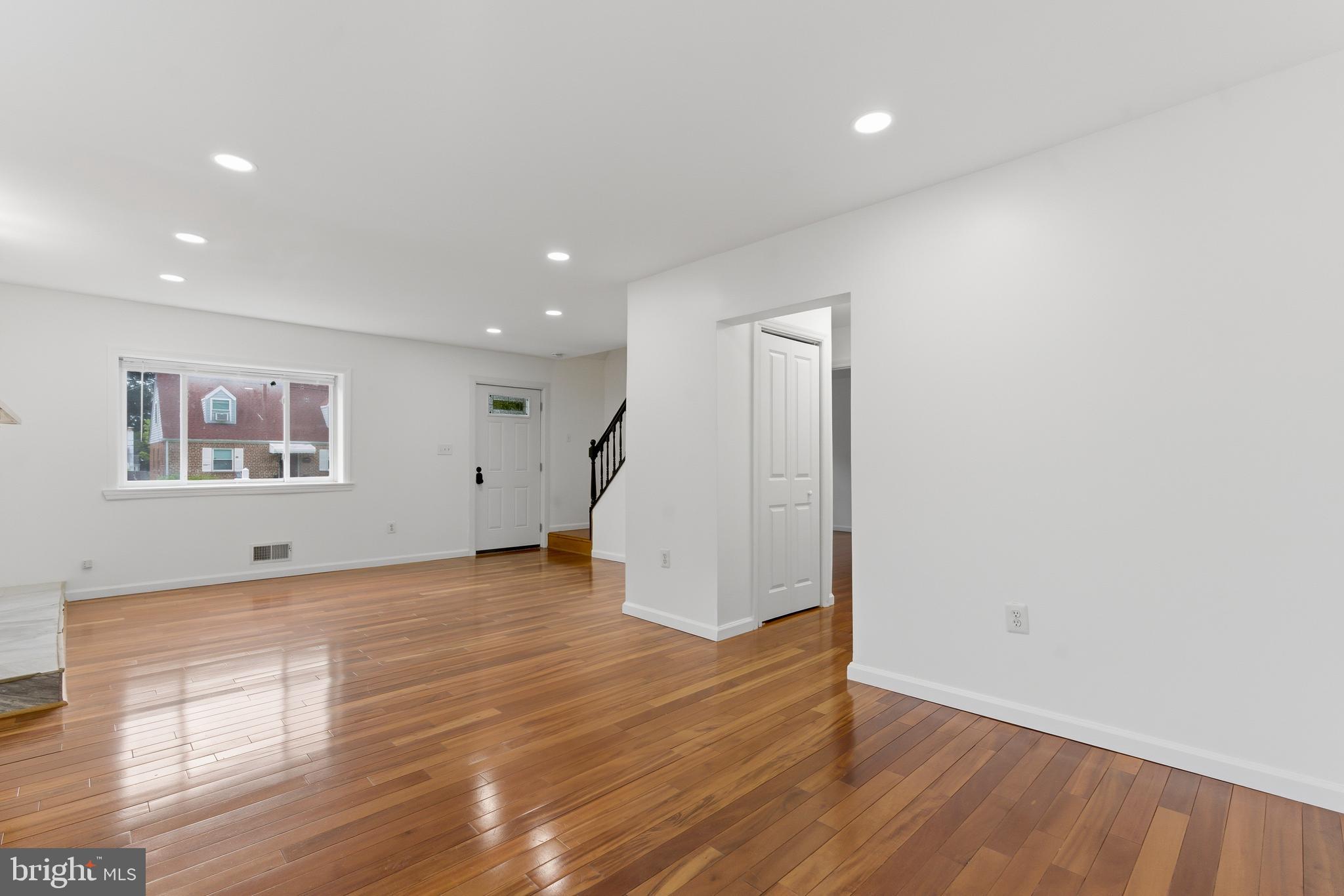 CHESTNUT RIDGE MANOR - Residential