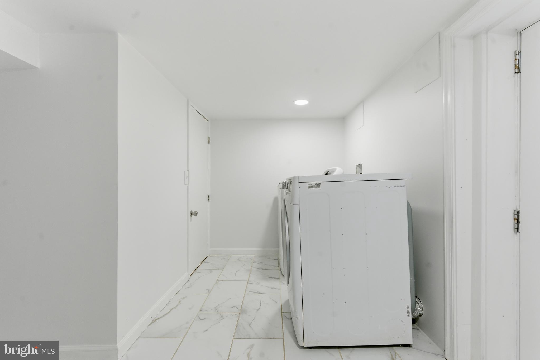 CHESTNUT RIDGE MANOR - Residential