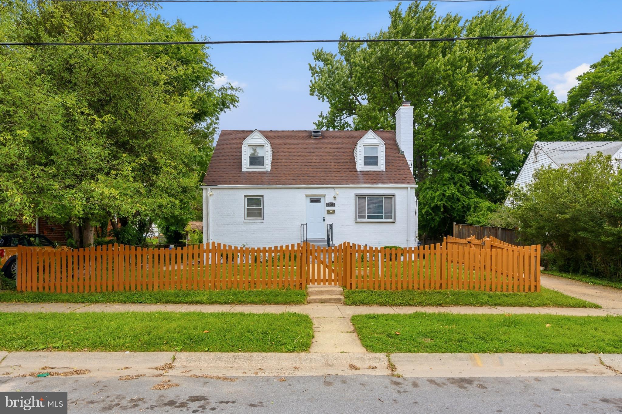 CHESTNUT RIDGE MANOR - Residential