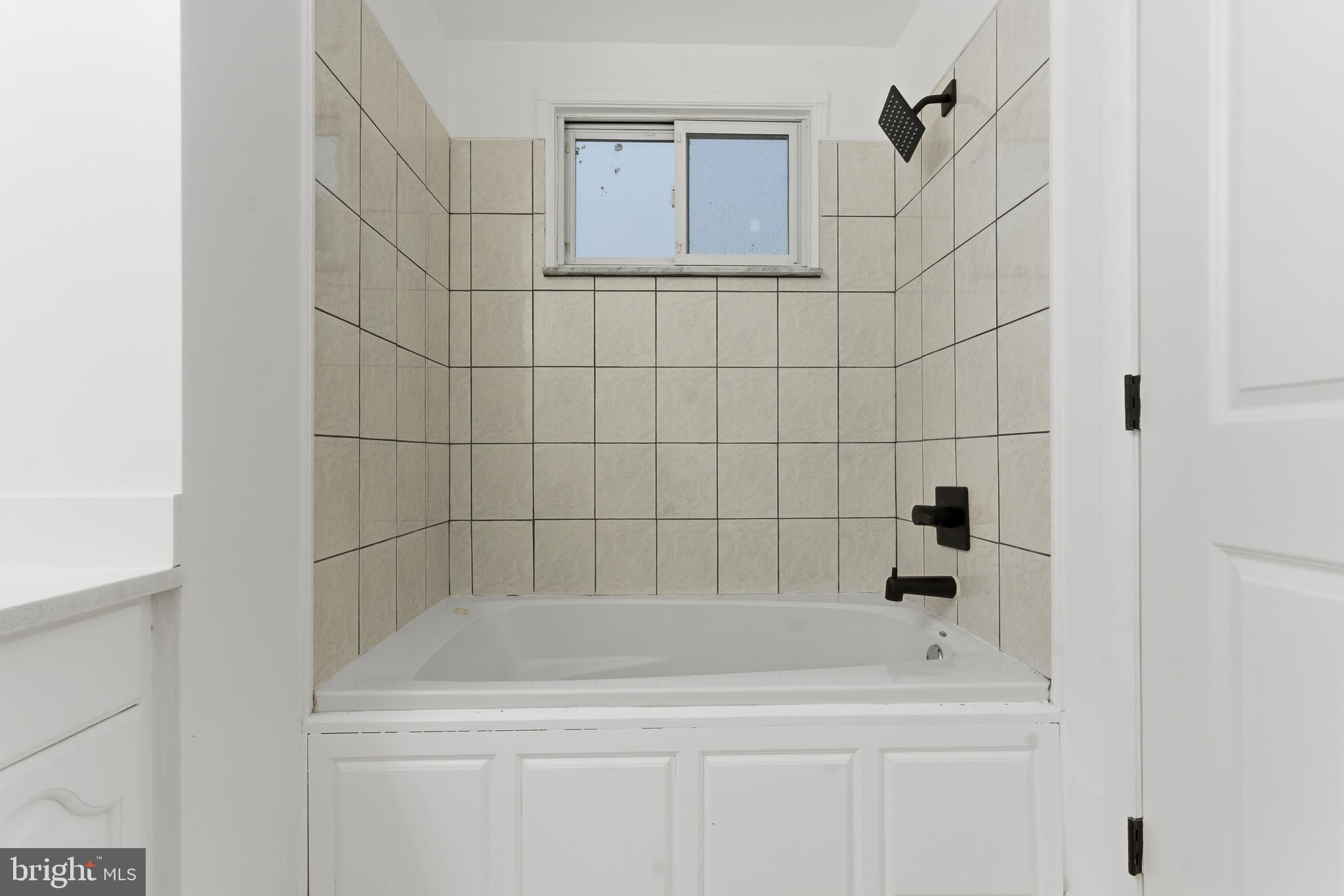 CHESTNUT RIDGE MANOR - Residential