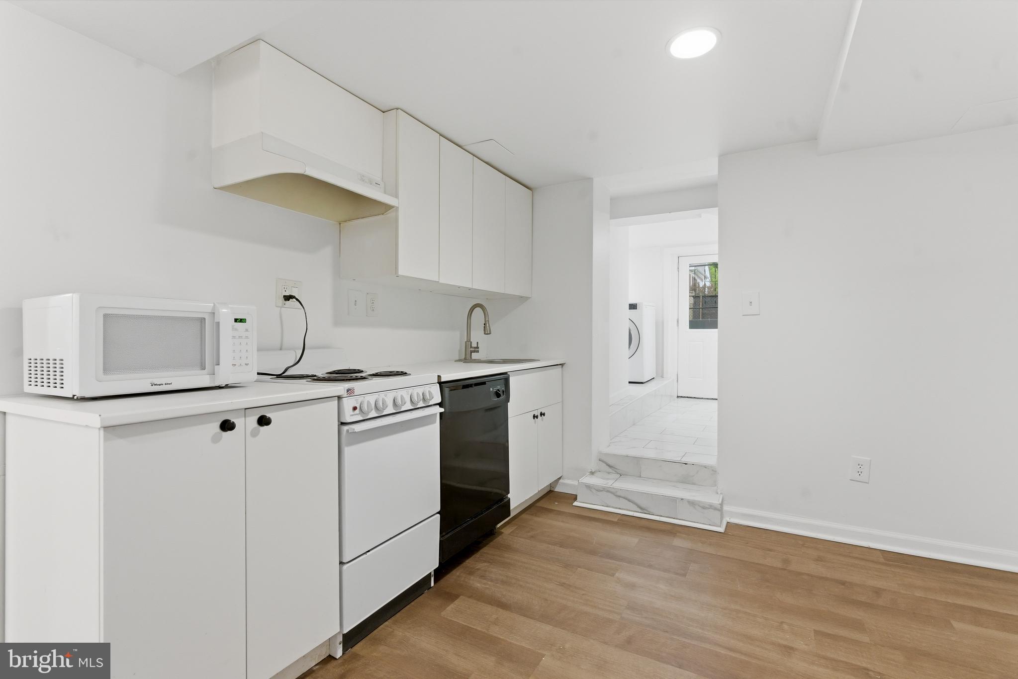 CHESTNUT RIDGE MANOR - Residential