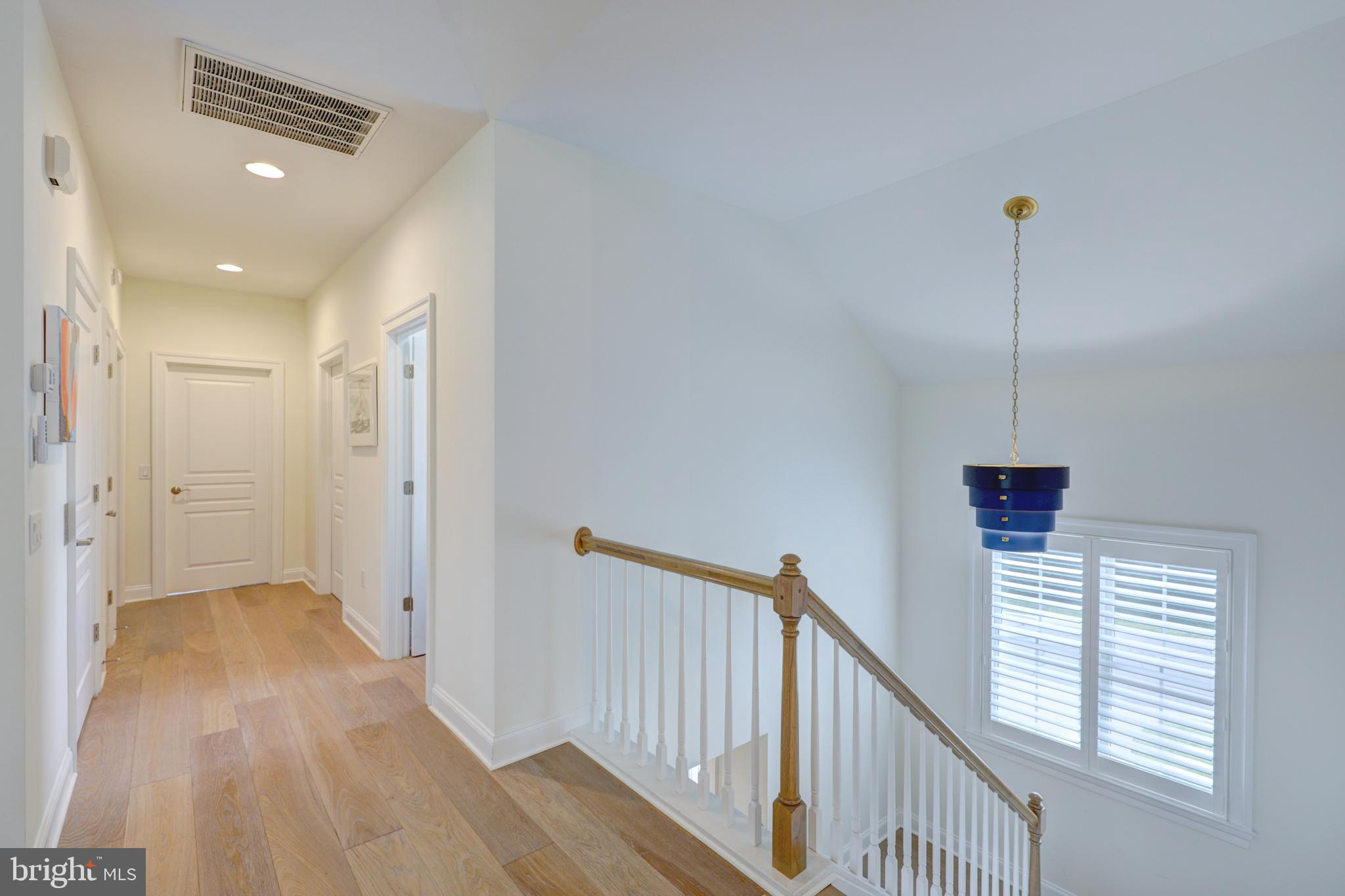 OCEAN BREEZES - Residential