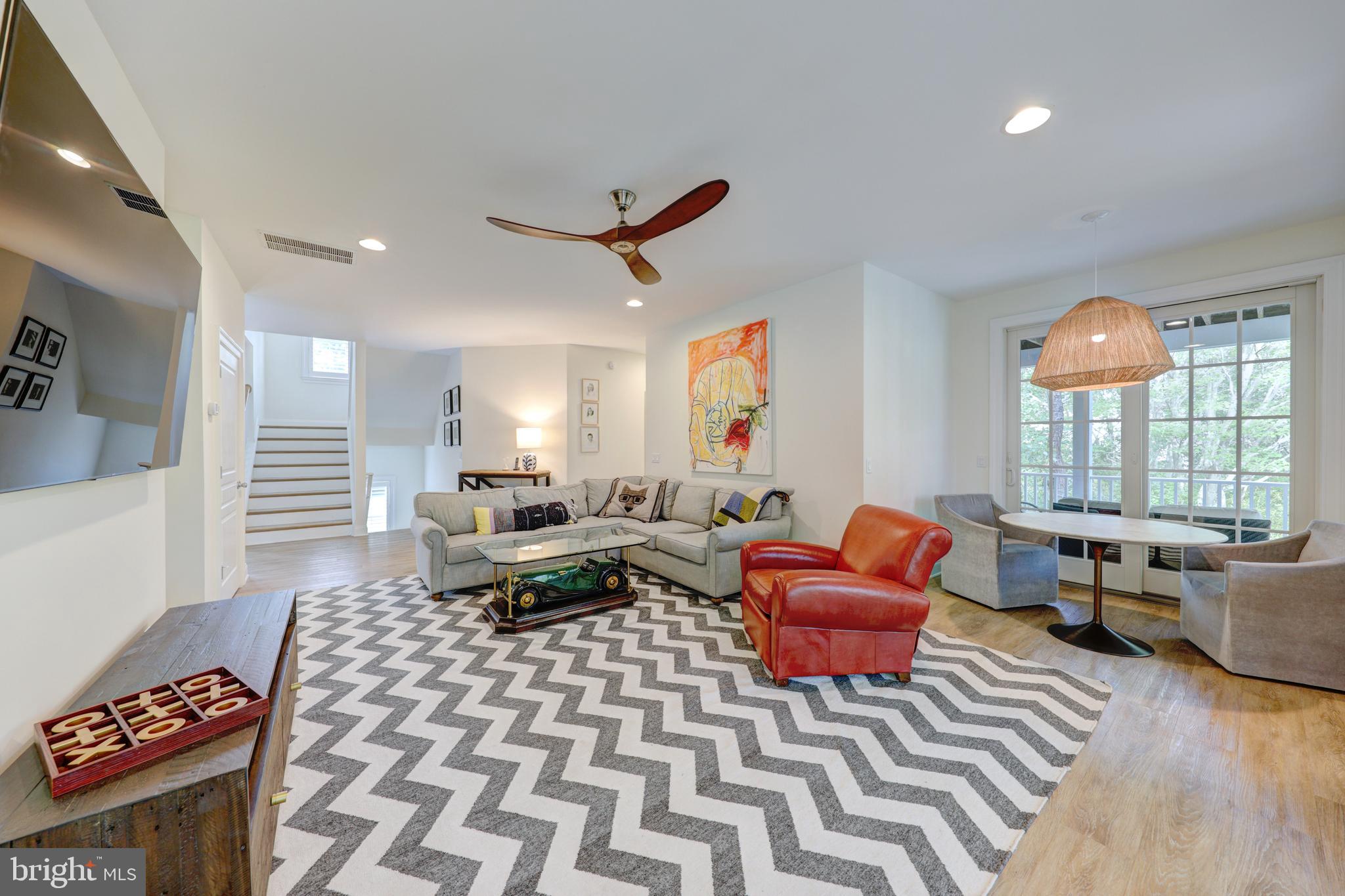 OCEAN BREEZES - Residential