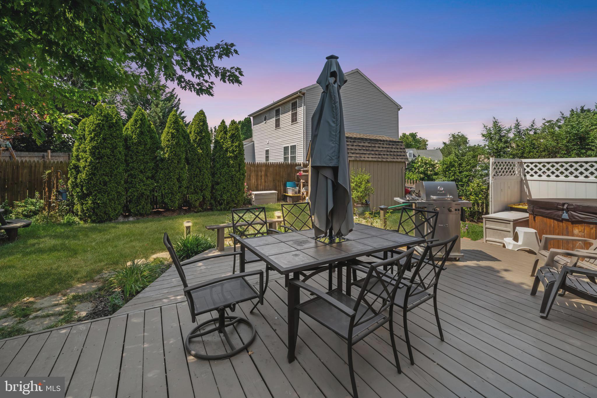 CROSS CREEK - Residential