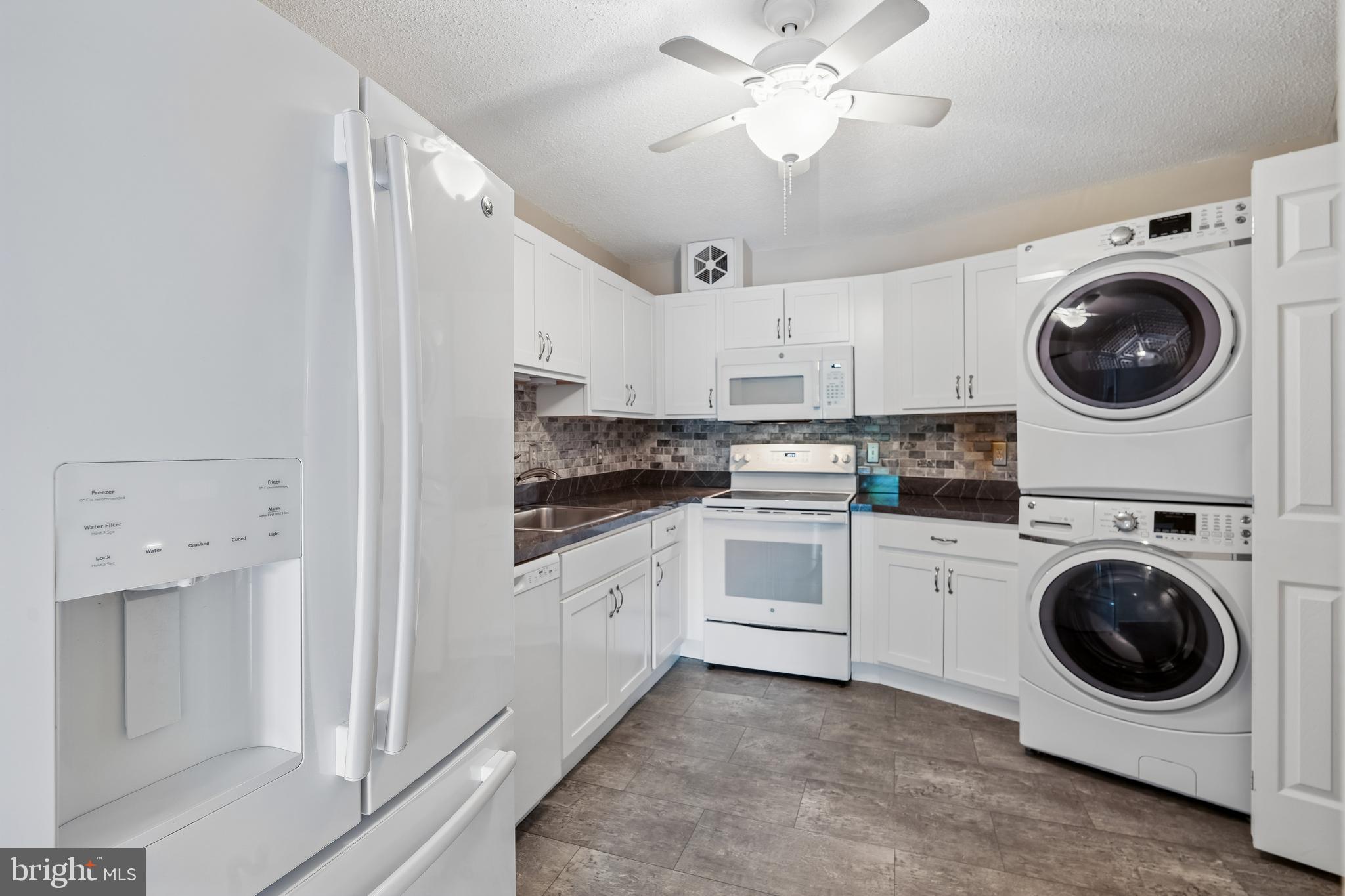 GREENS AT LEISURE WORLD - Residential