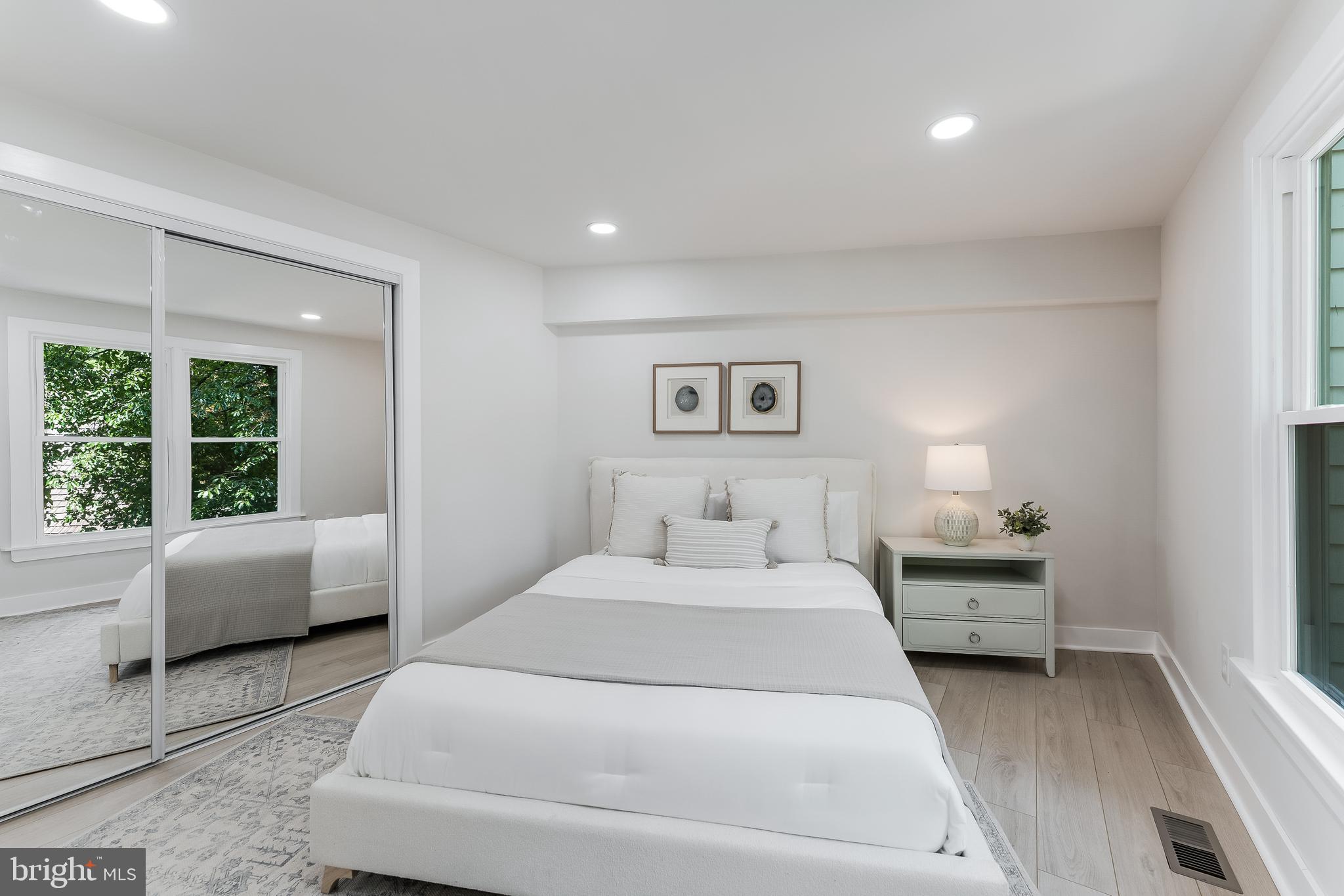 RESTON - Residential