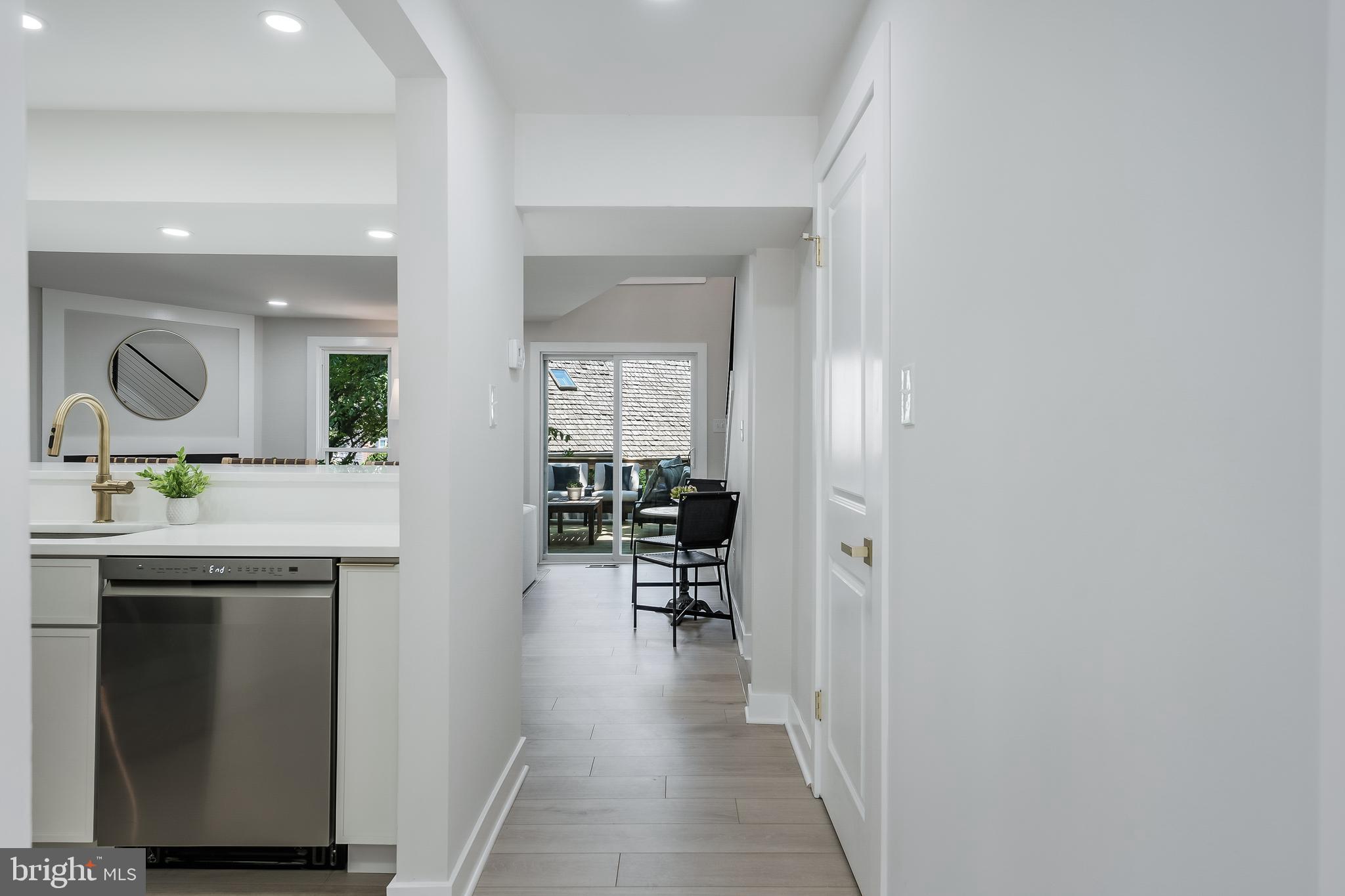 RESTON - Residential