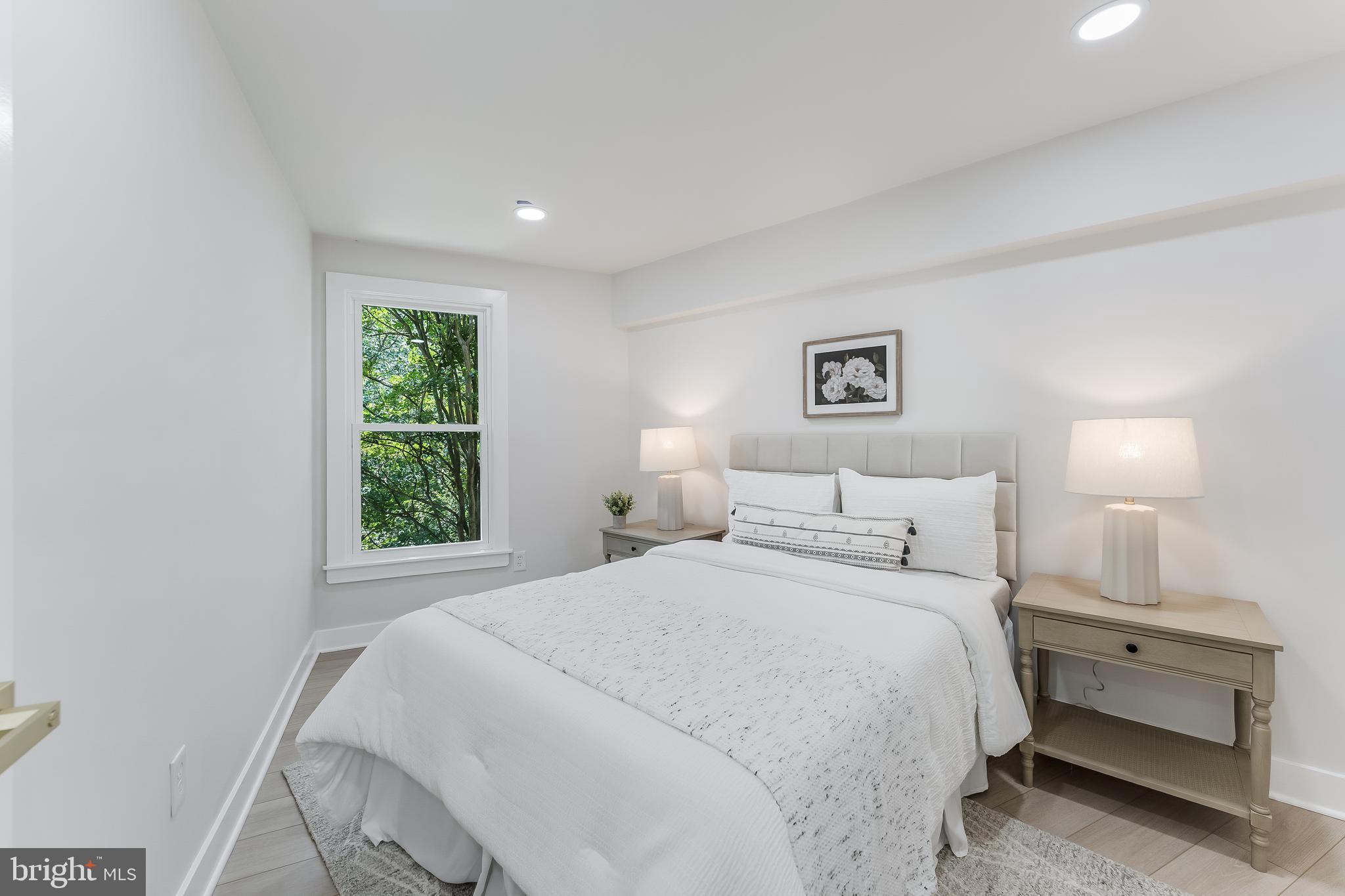 RESTON - Residential