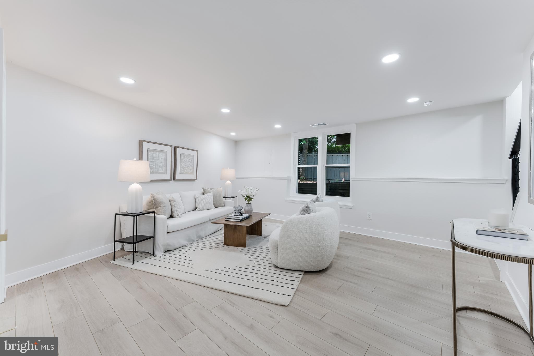 RESTON - Residential