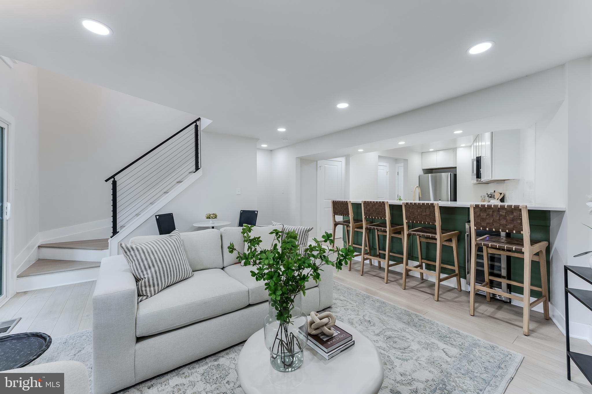 RESTON - Residential