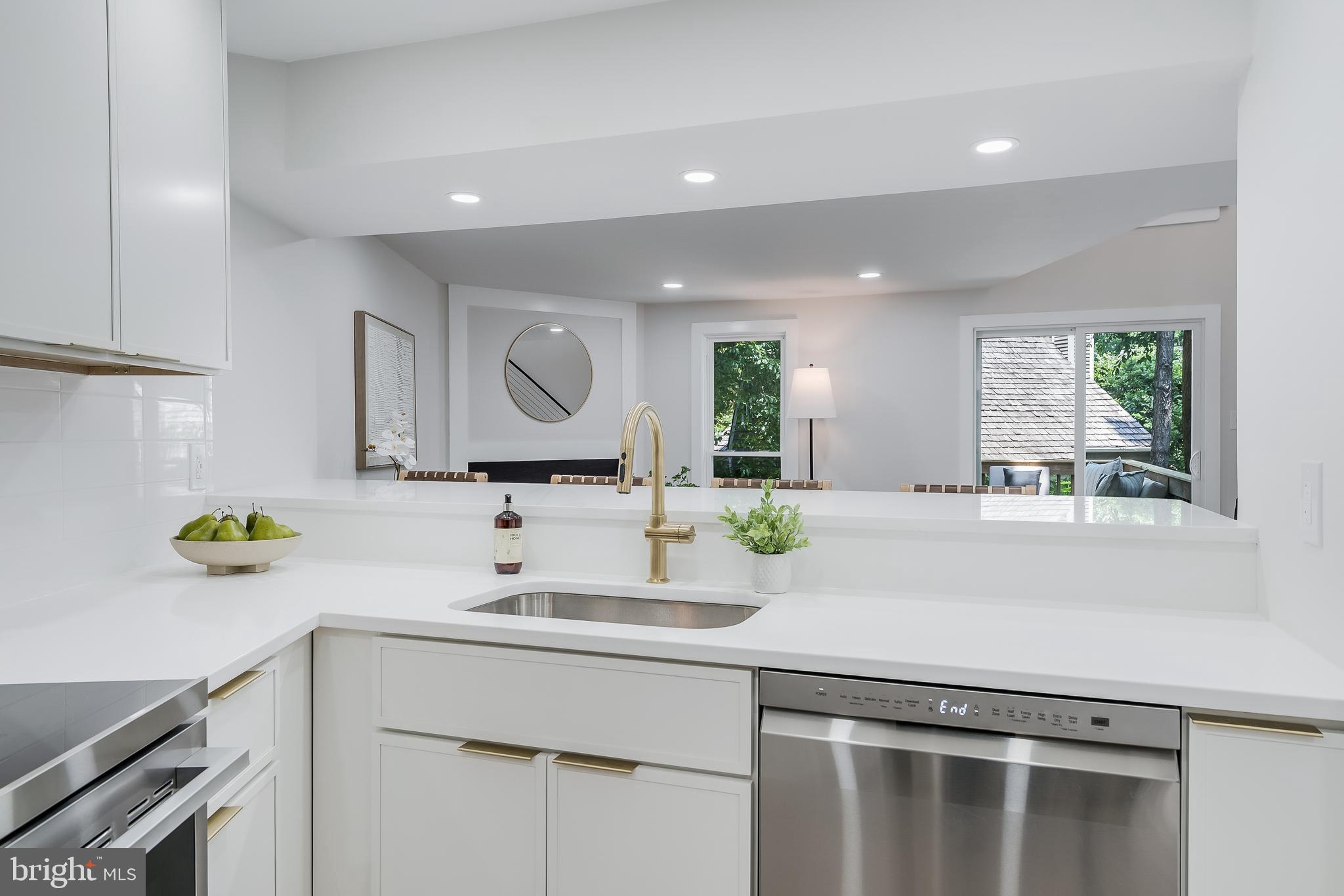 RESTON - Residential