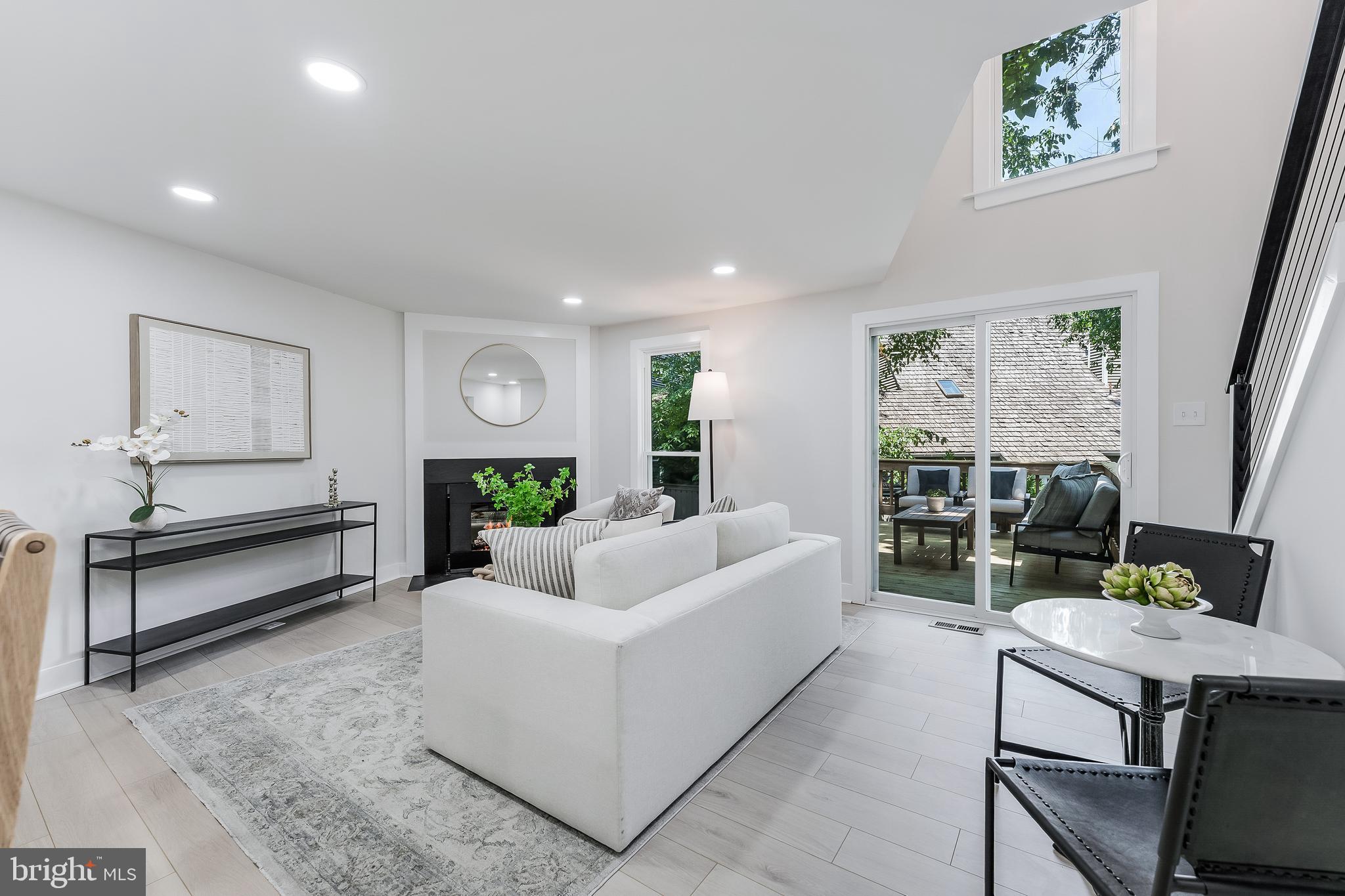 RESTON - Residential