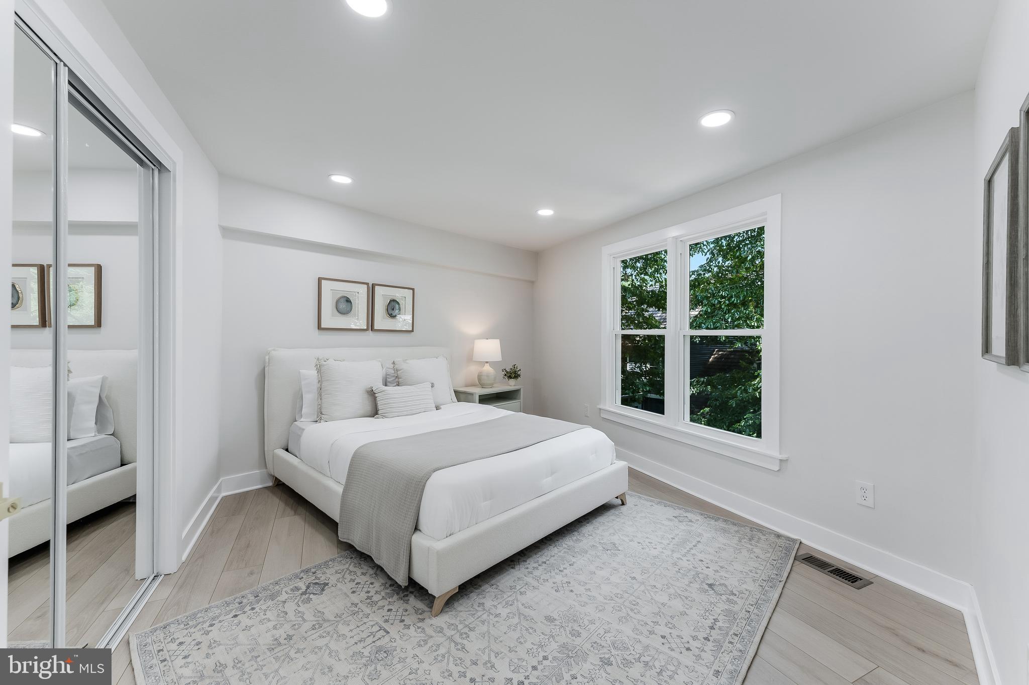 RESTON - Residential