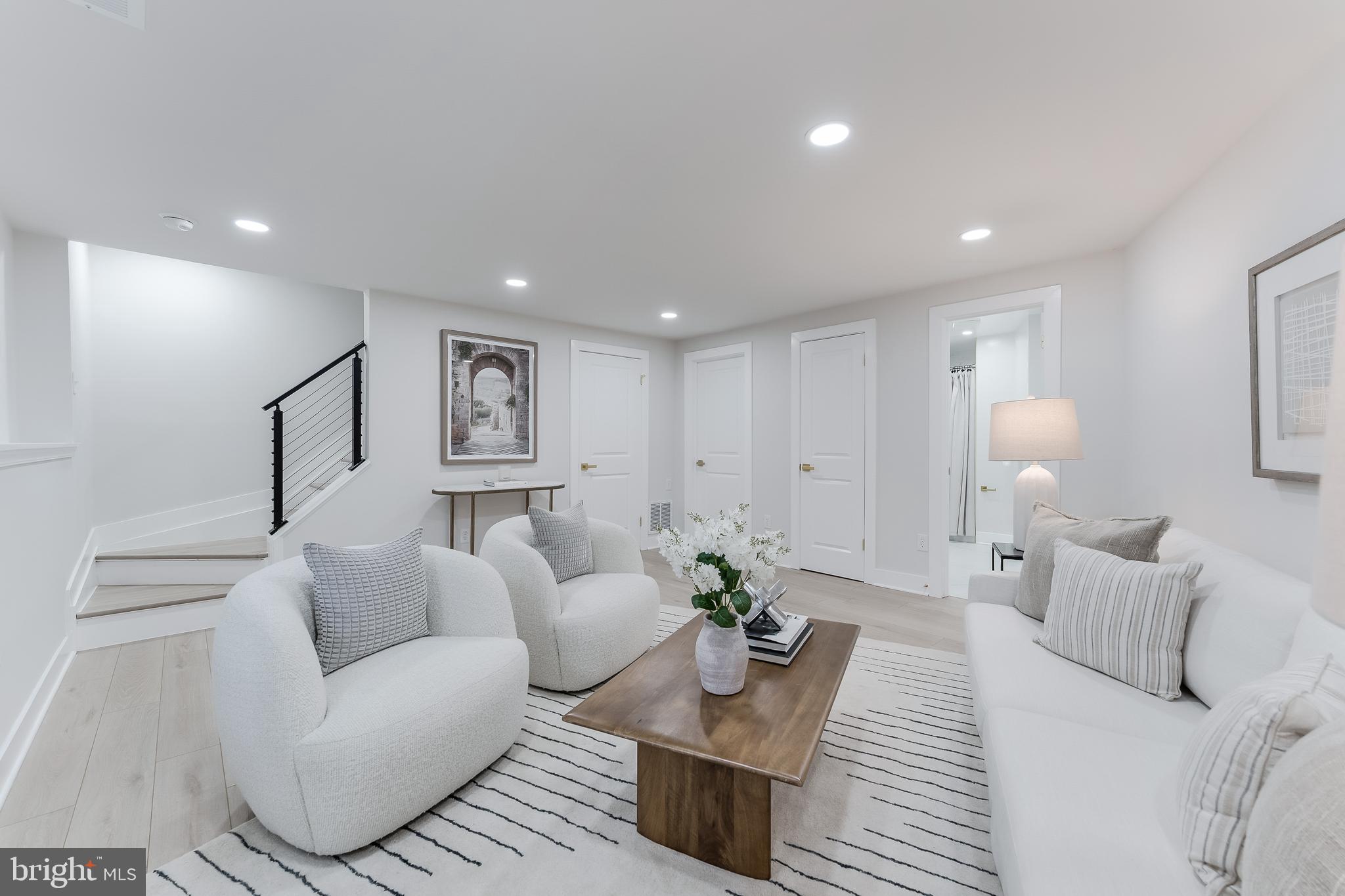 RESTON - Residential