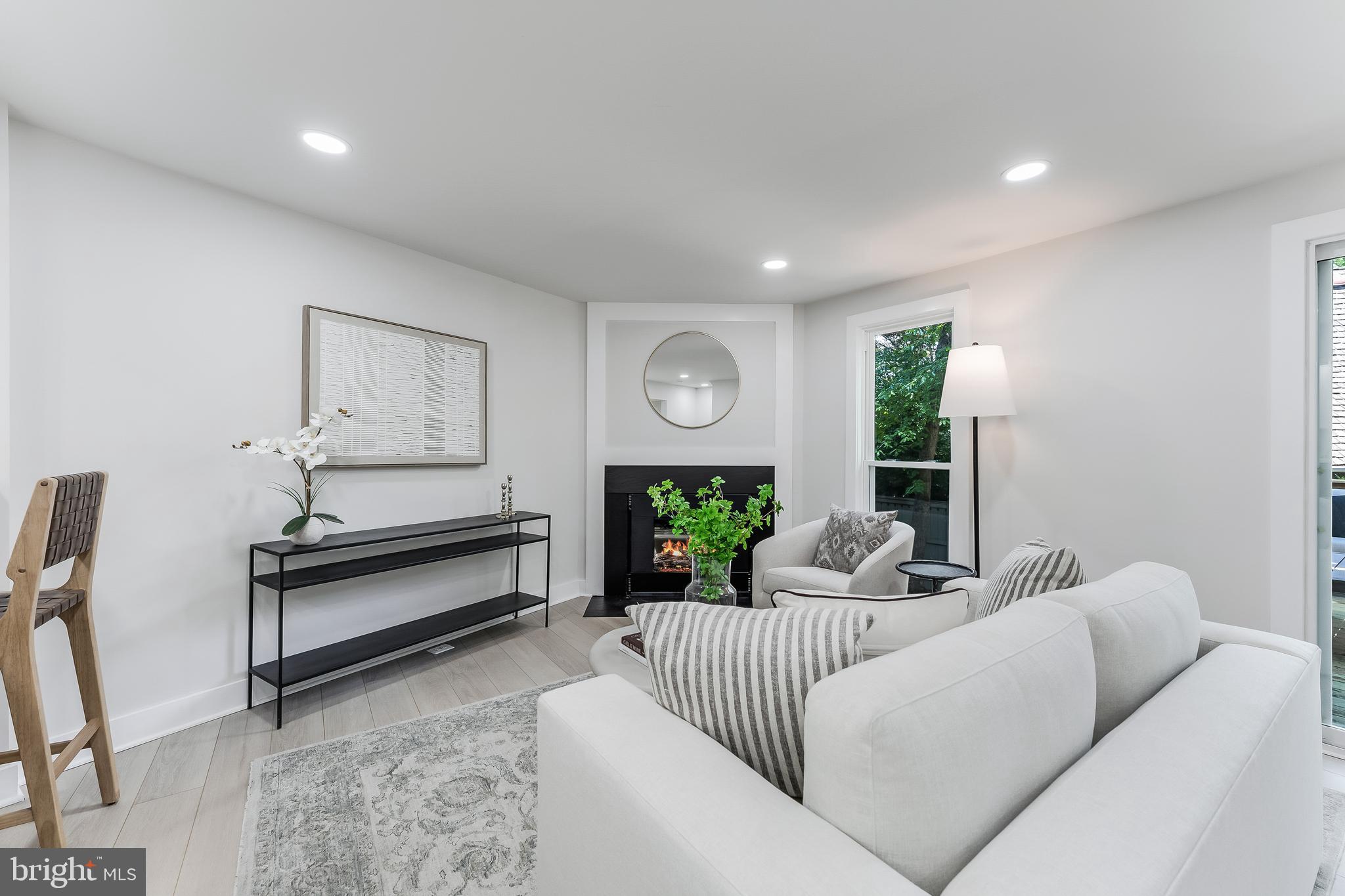 RESTON - Residential