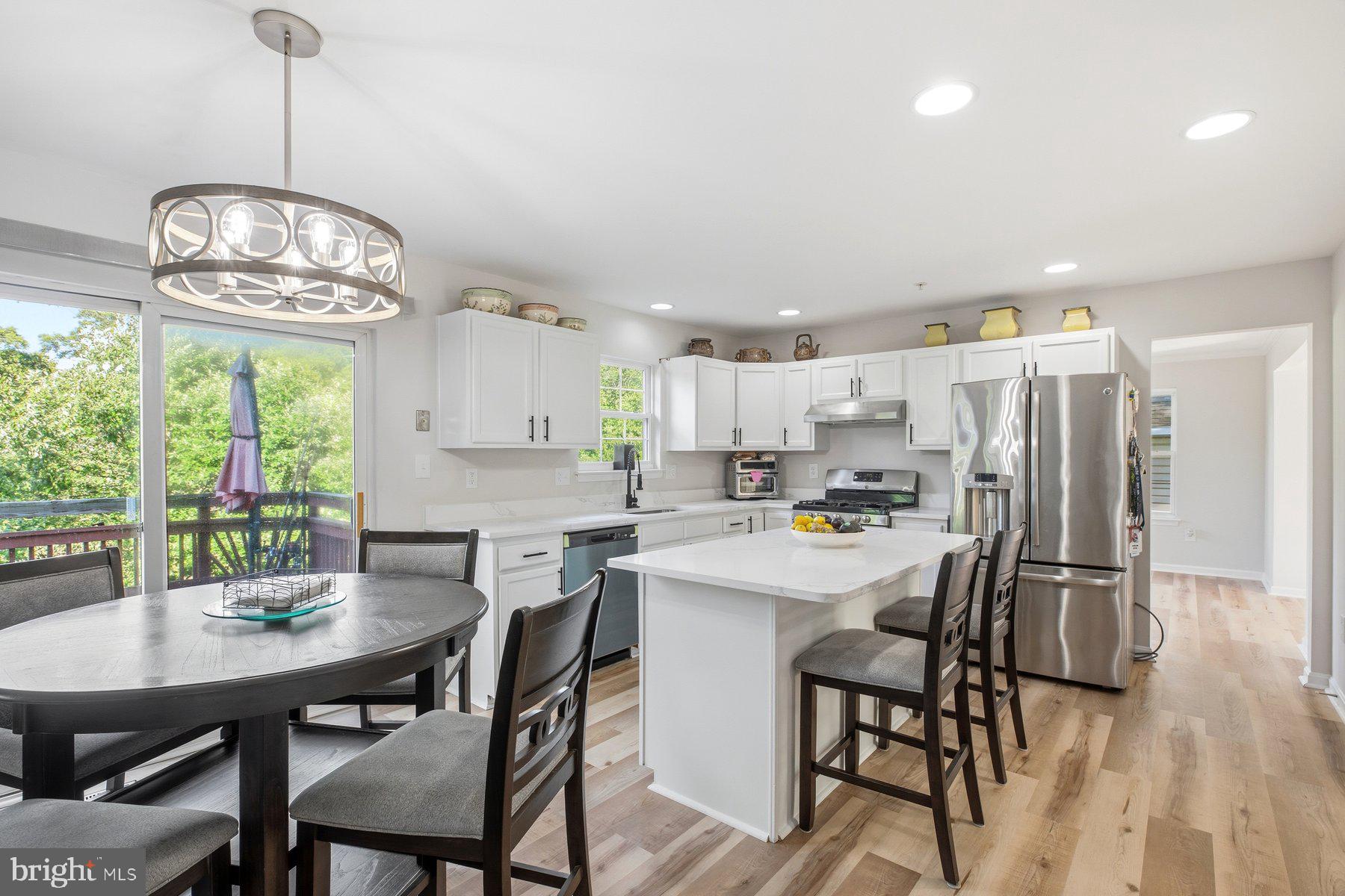 THOMPSON ESTATES - Residential