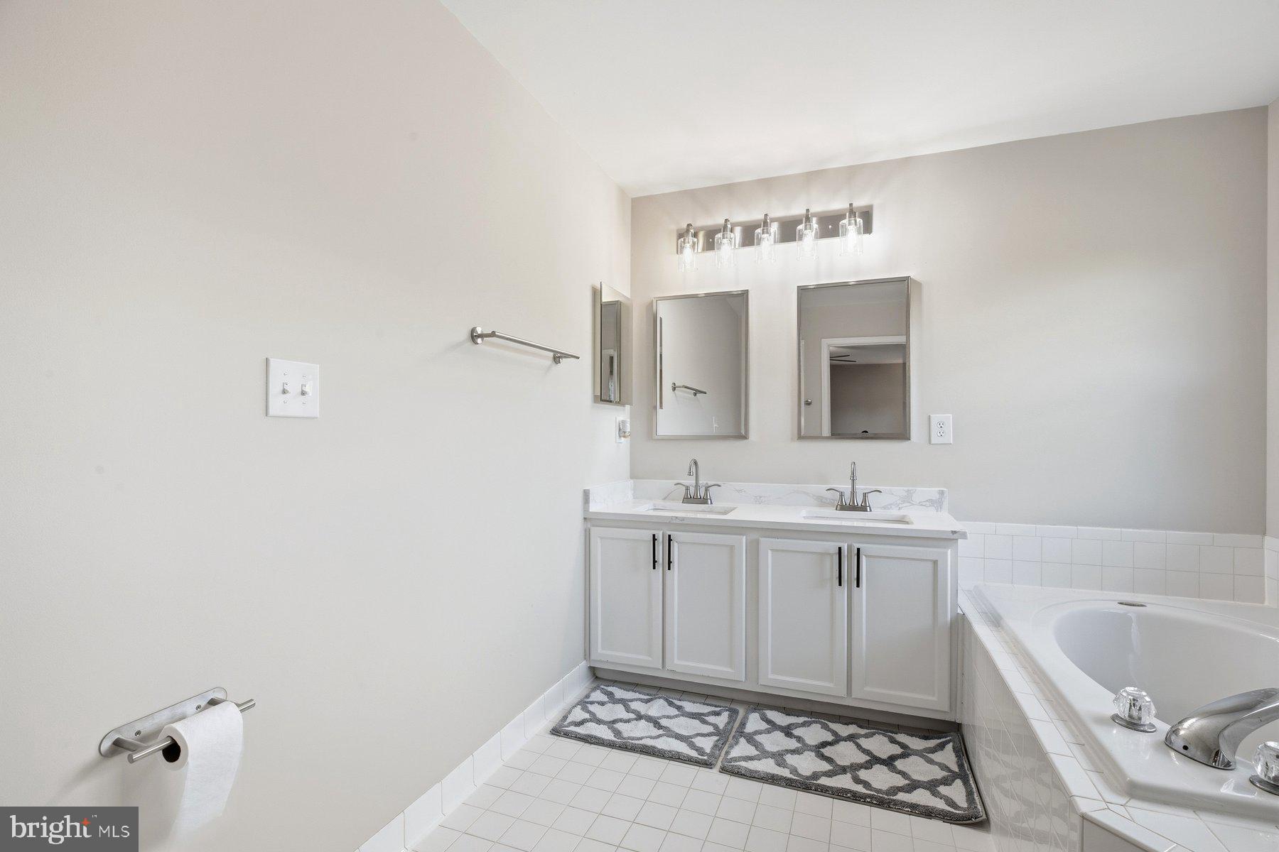 THOMPSON ESTATES - Residential
