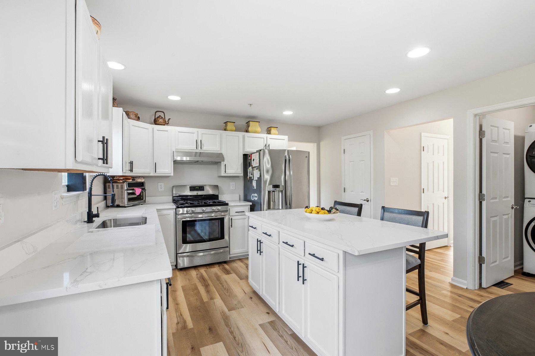 THOMPSON ESTATES - Residential