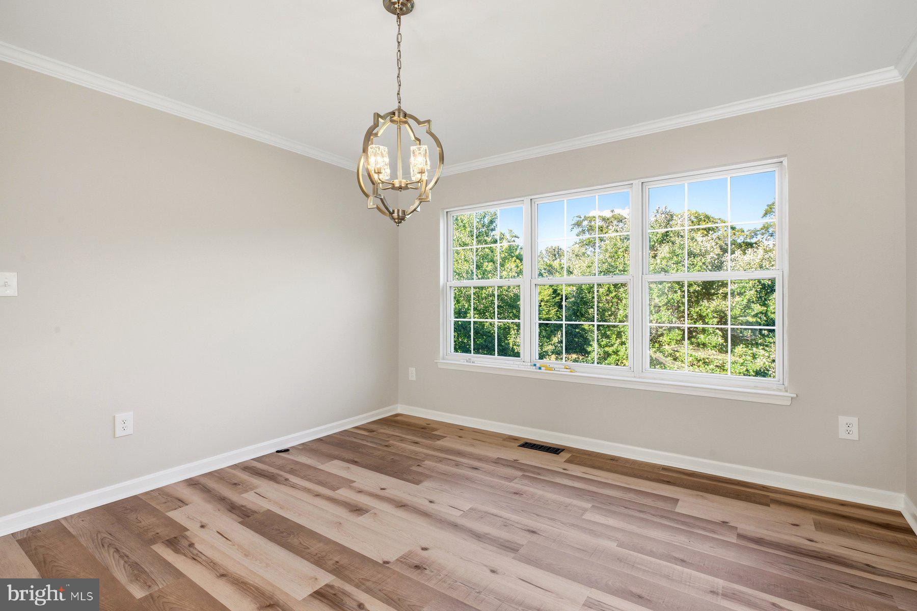 THOMPSON ESTATES - Residential