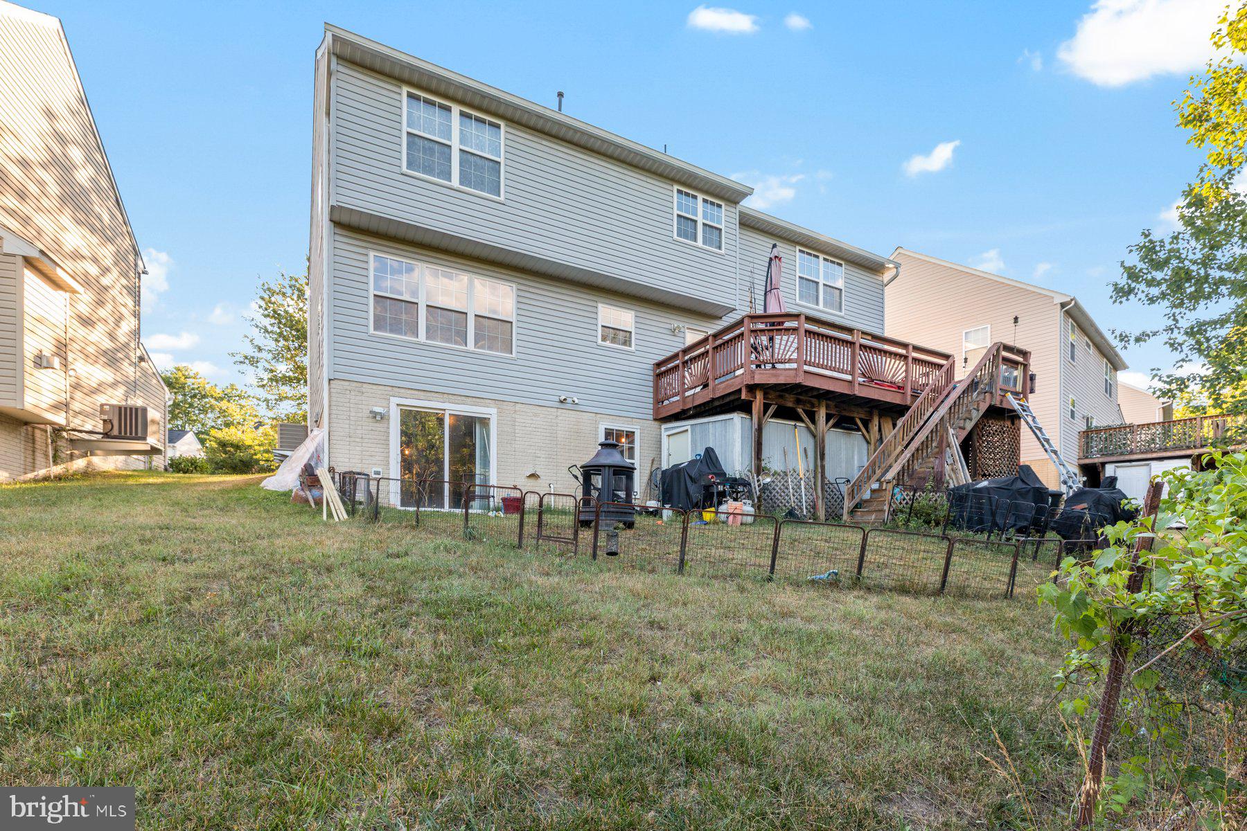 THOMPSON ESTATES - Residential