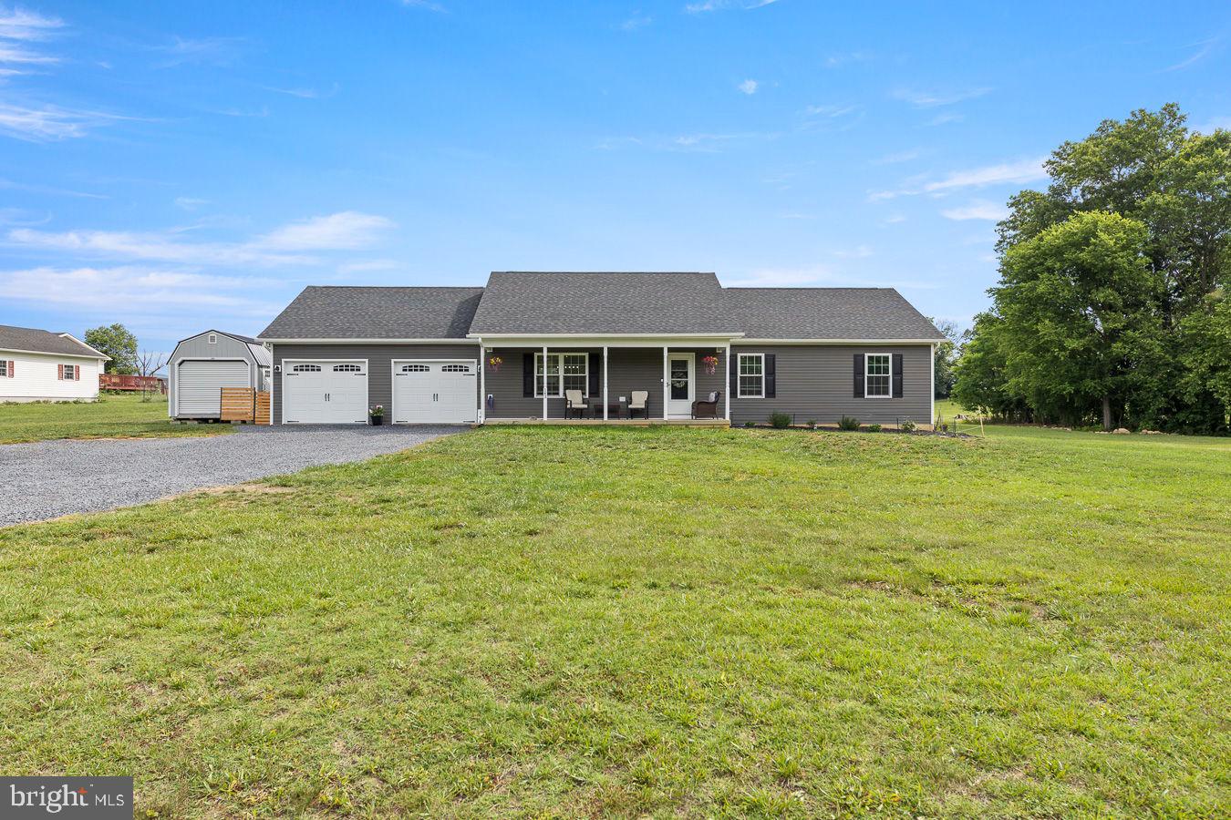 WINDSOR FARMS - Residential