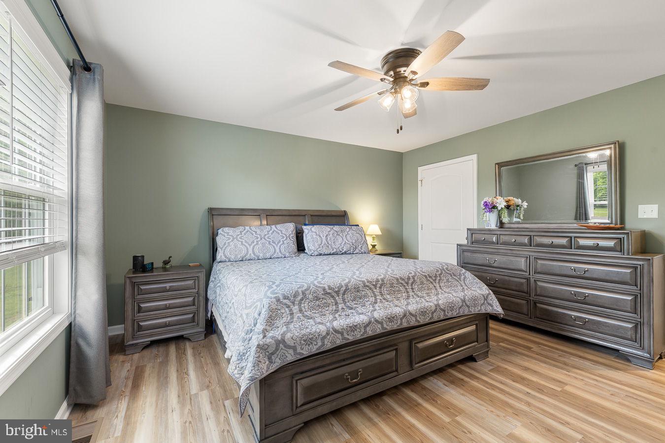 WINDSOR FARMS - Residential