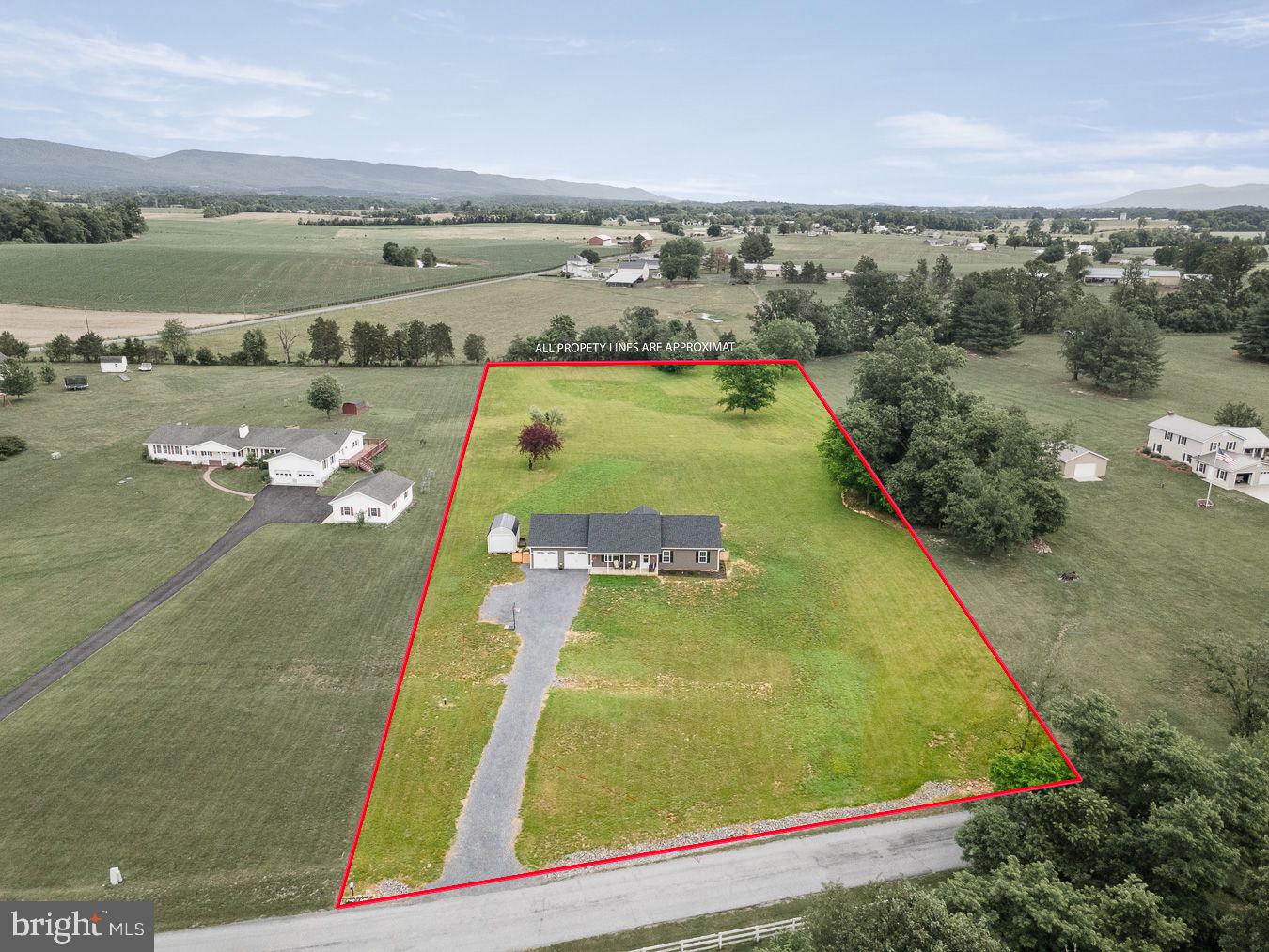 WINDSOR FARMS - Residential