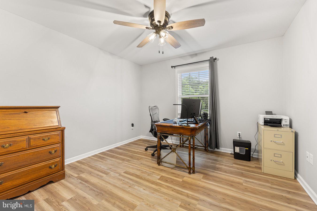 WINDSOR FARMS - Residential