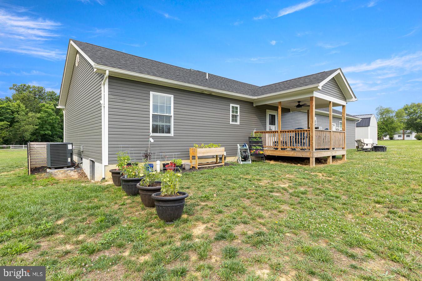 WINDSOR FARMS - Residential