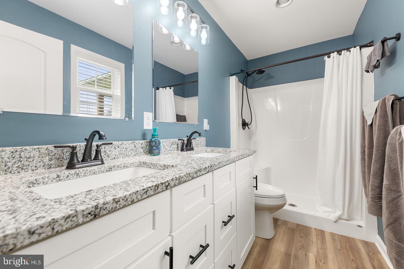 WINDSOR FARMS - Residential