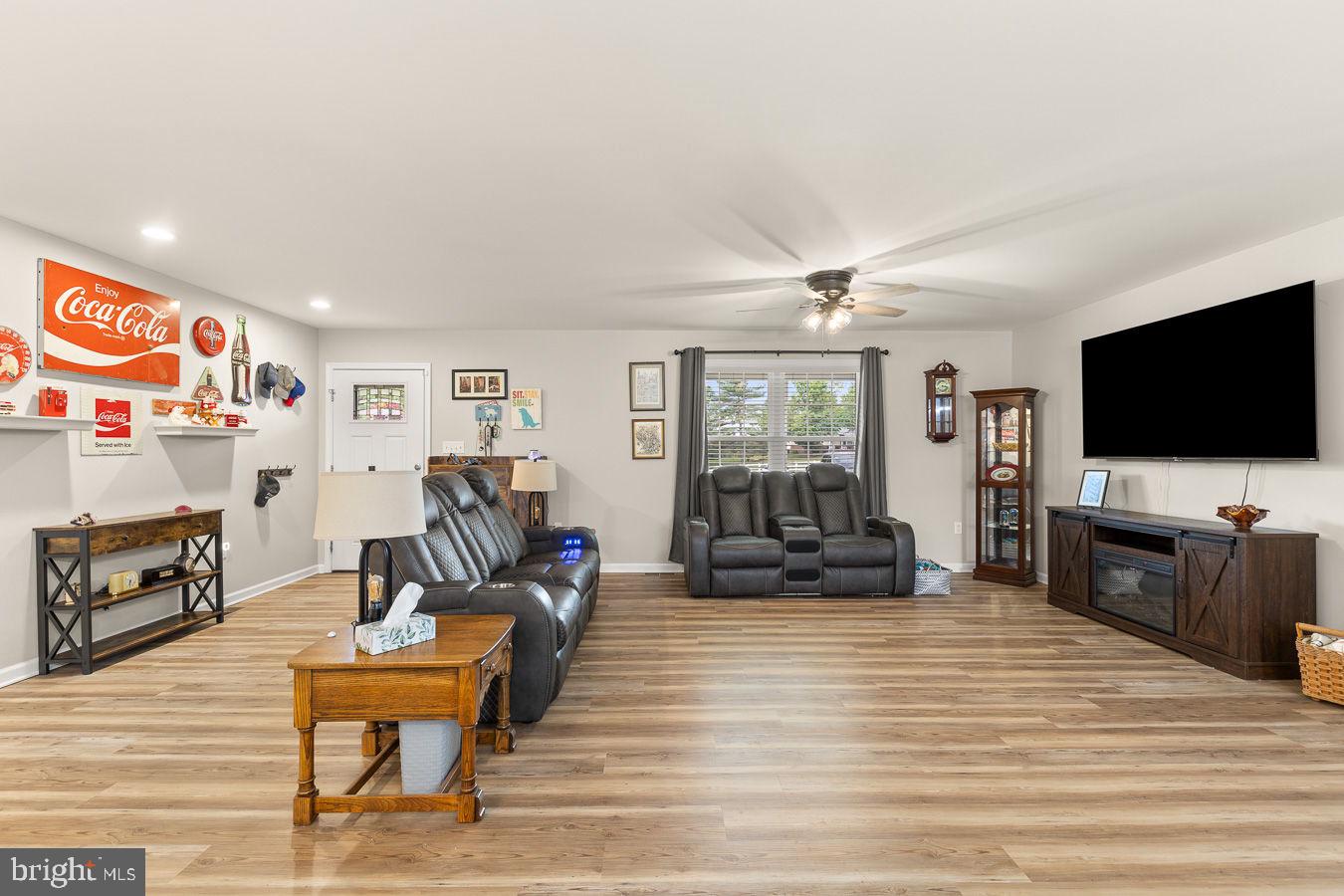 WINDSOR FARMS - Residential