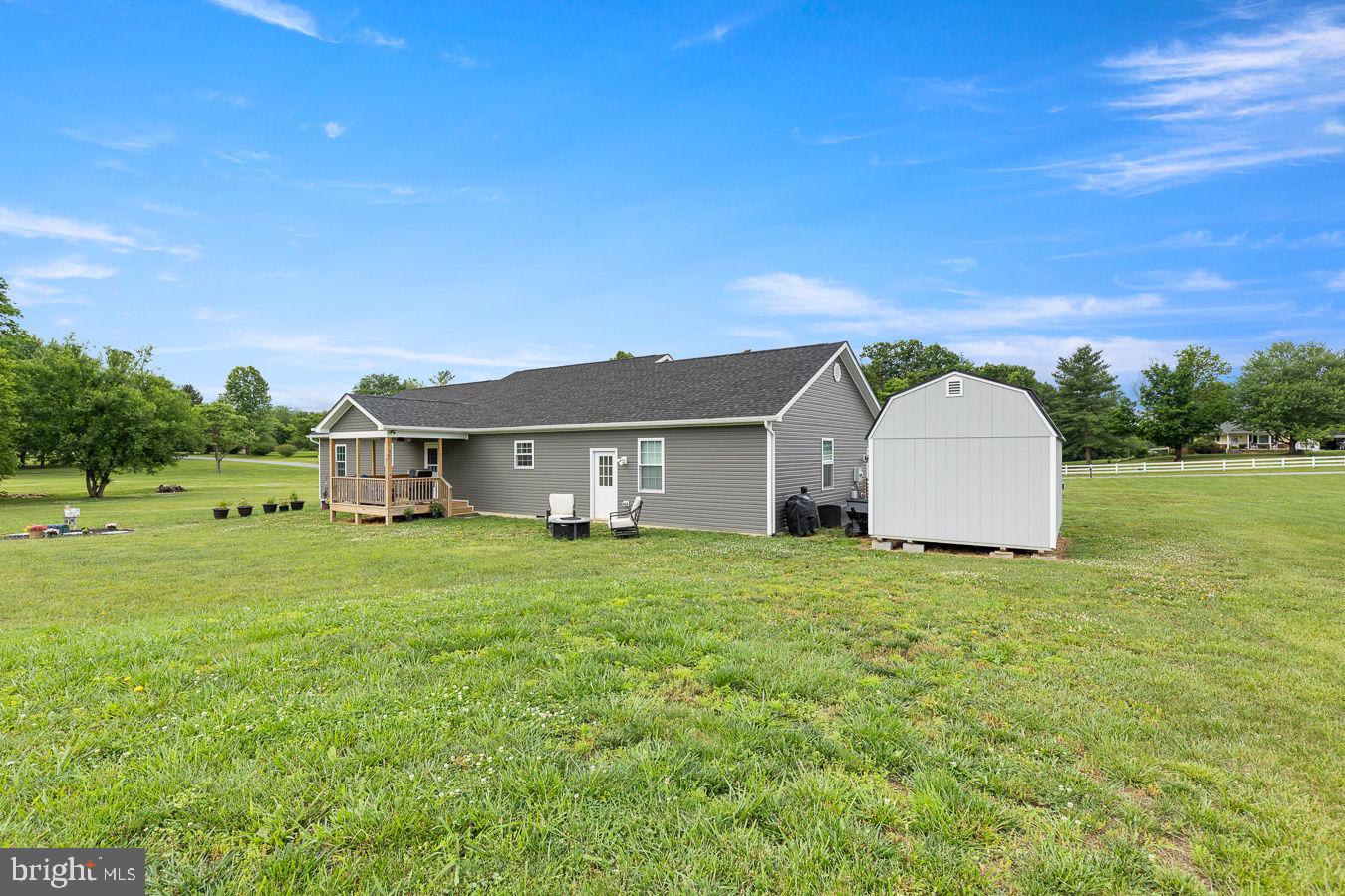 WINDSOR FARMS - Residential